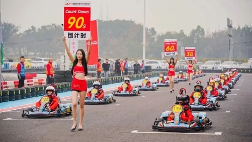 九游官网入口：成都新光速卡丁车俱乐部2023年度巡回赛总决赛 暨“汇丰杯”2H卡丁车耐力赛圆满落幕(图10)