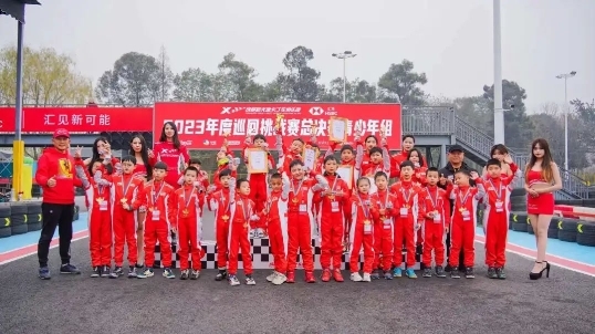 九游官网入口：成都新光速卡丁车俱乐部2023年度巡回赛总决赛 暨“汇丰杯”2H卡丁车耐力赛圆满落幕(图23)