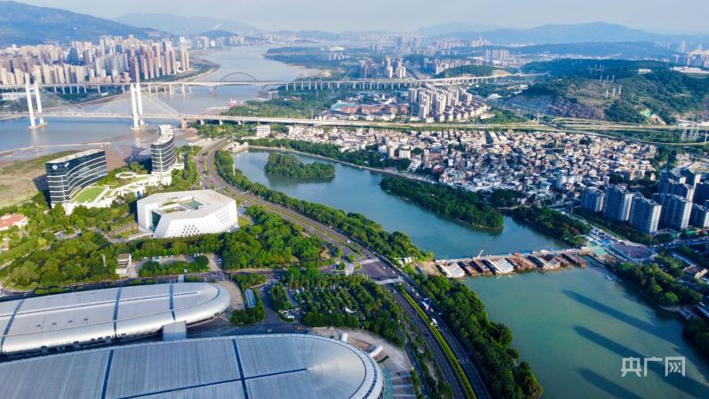 【实干·2024】山海和鸣唱响“新丝路” 向绿图强竞逐“新赛道”(图8)