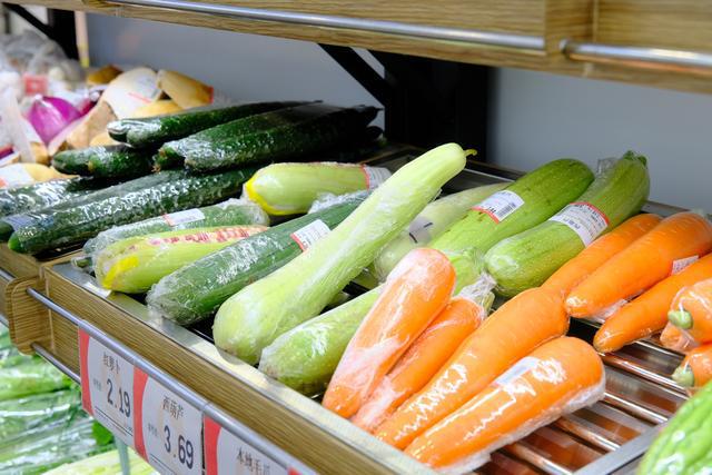 一口气开24家新店钱大妈为何始终“热闹”？