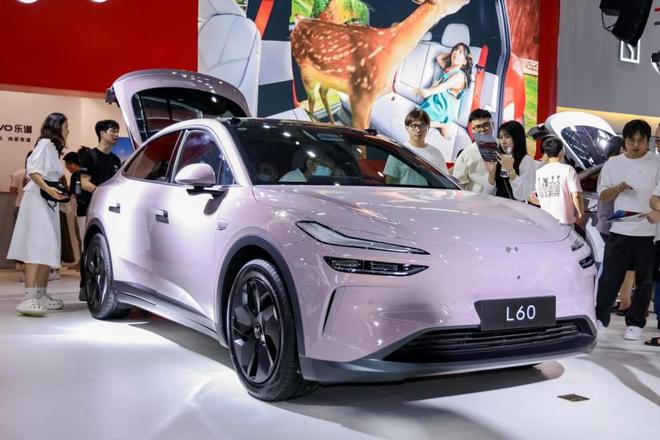 2024深圳国际车展盛大开幕 不止于想象奇思妙想引领出行新风尚(图6)