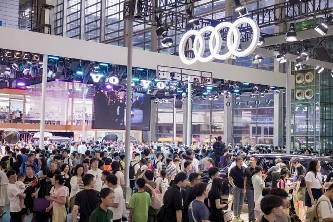 2024深圳国际车展盛大开幕 不止于想象奇思妙想引领出行新风尚(图9)