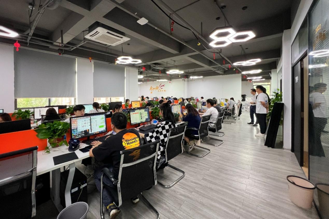 怎样打造创始人 IP？来峰会现场与新潮传媒集团创始人张继学等大咖共探新径