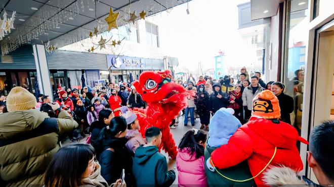 九游app：买年货、IP展拉动重点商圈客流量达3546万人 北京商场新春迎来开门红