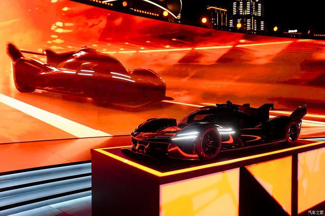 九游app：结合文化与科技的产物——GMR-001迪拜首秀(图2)