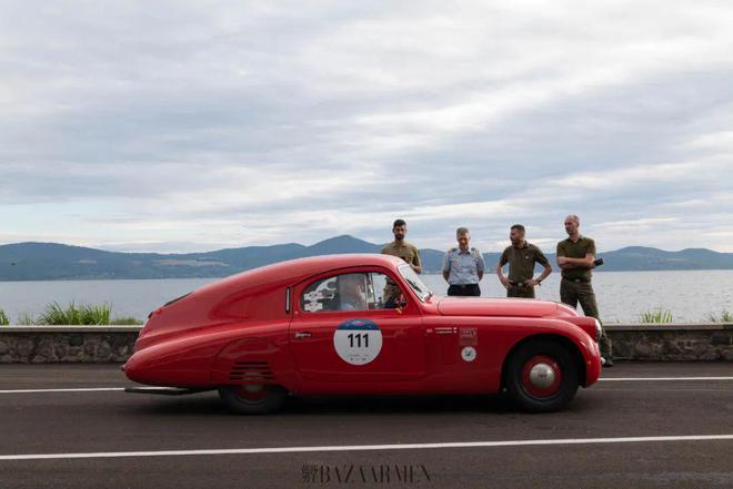 九游app：MILLE MIGLIA 2023 ：1000英里寻箭头的方向逐梦(图2)