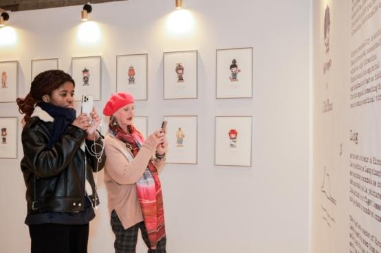 九游app：首次在法国卢浮宫设展 泡泡玛特积极推动潮玩IP世界共享(图3)