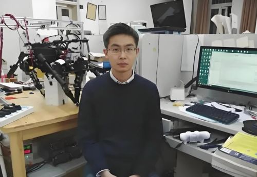 九游体育：王兴兴：斗狗(图9)