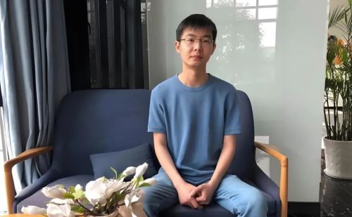 九游体育：王兴兴：斗狗(图35)