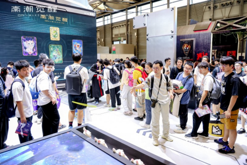 九游app：XR行业先行者秦潮觉醒惊艳亮相2024CJ展破次元引爆全球(图4)
