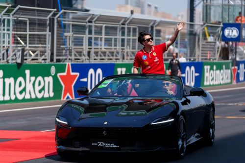 九游官网入口：奔向“独一无二”：F1上海站七日速写｜前线(图1)