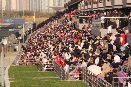 九游官网入口：奔向“独一无二”：F1上海站七日速写｜前线(图4)