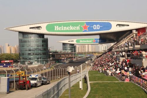 九游官网入口：奔向“独一无二”：F1上海站七日速写｜前线(图14)
