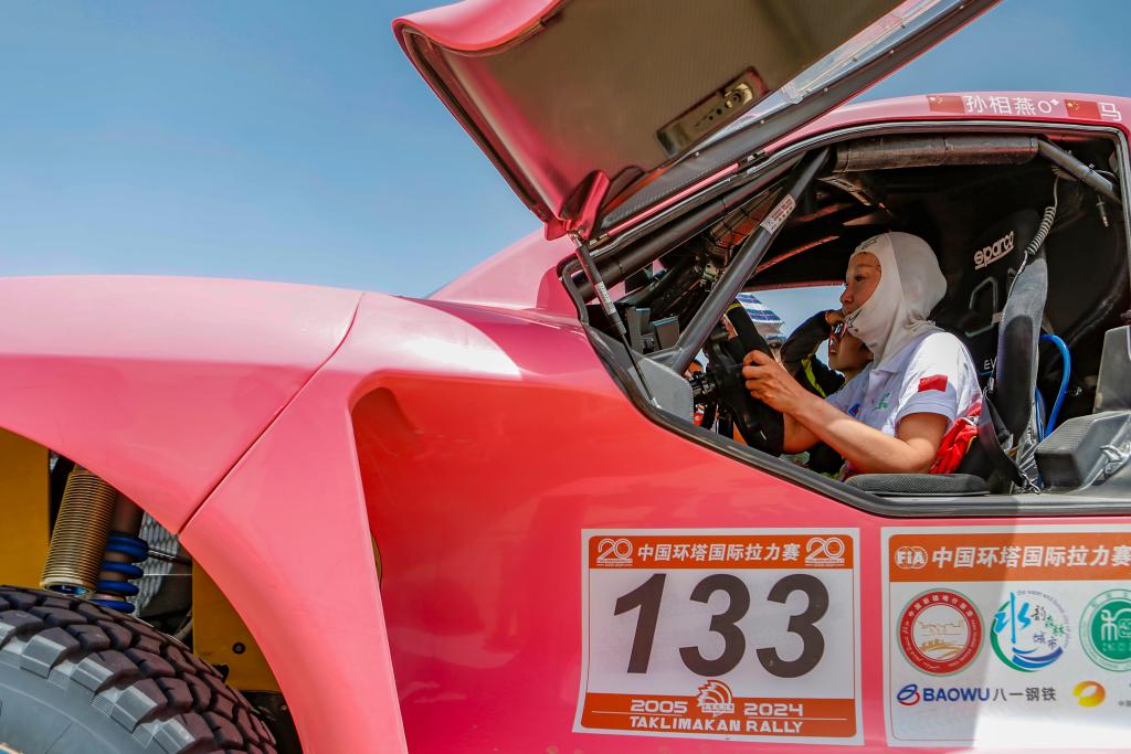 九游官网入口：f1赛车游戏下载介绍2024