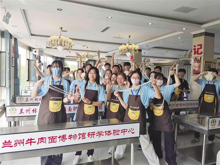 兰州：重构饮食文化符号 打造拉面IP矩阵-新华网