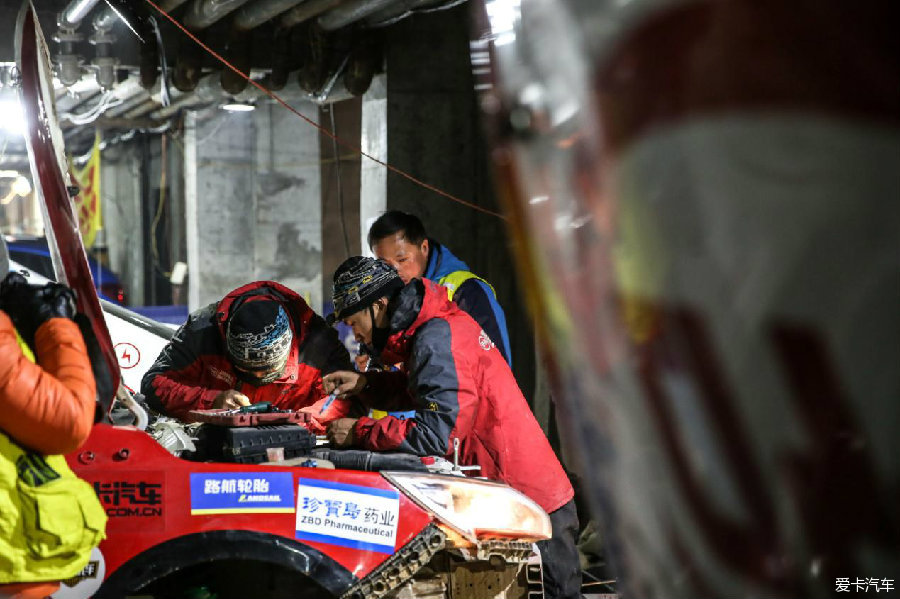 F1规则大揭秘：从赛场风云到社交谈资(图1)