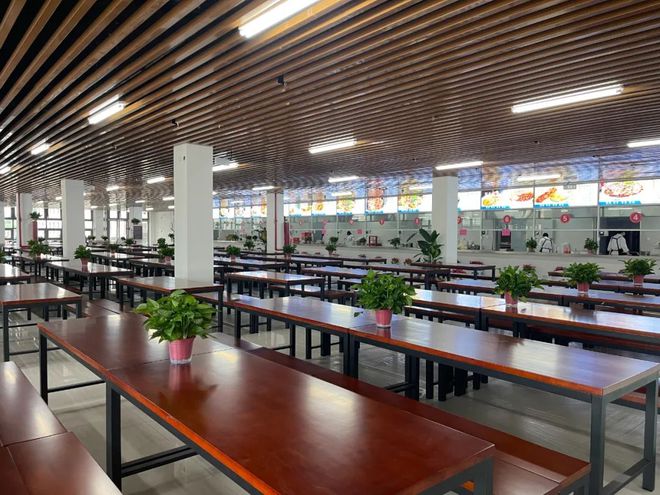 九游官网入口：中招期间最新住宿安排！2024郑州部分高中发布中招食宿服务公告！(图18)