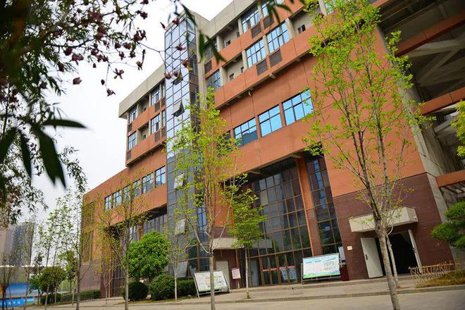 九游官网入口：中招期间最新住宿安排！2024郑州部分高中发布中招食宿服务公告！(图32)