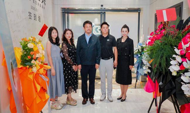 九游体育：昆明百冠高尔夫俱乐部盛大开业开启“运动+健康+社交”新风尚(图1)