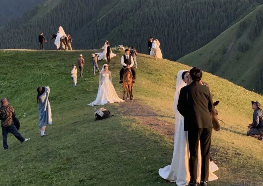 不愿结婚的00后撕下铂爵旅拍真面目(图10)