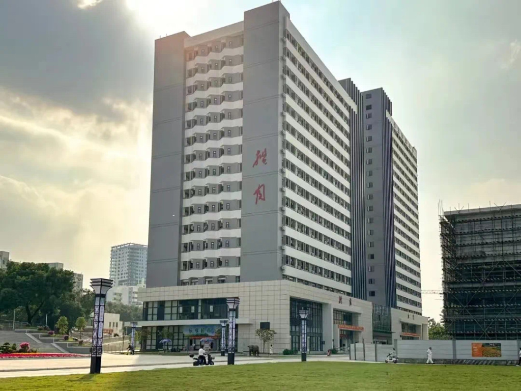 九游体育：广东一高校硕士新生称宿舍安排与招生宣传不符校方回应