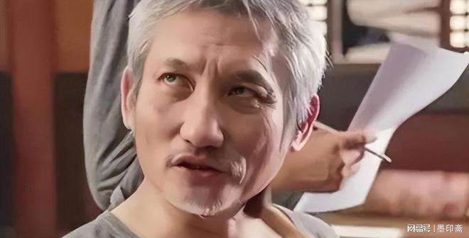 九游官网入口：离婚11年徐克施南生再同框一个满脸凶相一个印证张国荣没说错(图5)