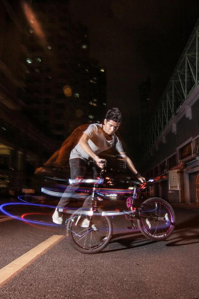 中国BMX平地花式之王钟腾飞（Alfie）天道酬勤坚持不懈！(图2)