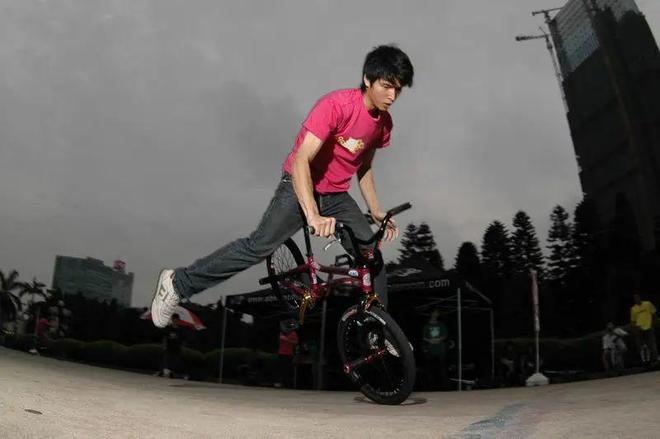 中国BMX平地花式之王钟腾飞（Alfie）天道酬勤坚持不懈！(图7)