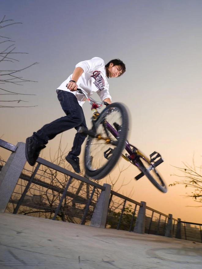 中国BMX平地花式之王钟腾飞（Alfie）天道酬勤坚持不懈！(图5)