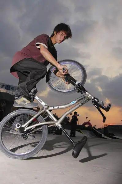 中国BMX平地花式之王钟腾飞（Alfie）天道酬勤坚持不懈！(图6)