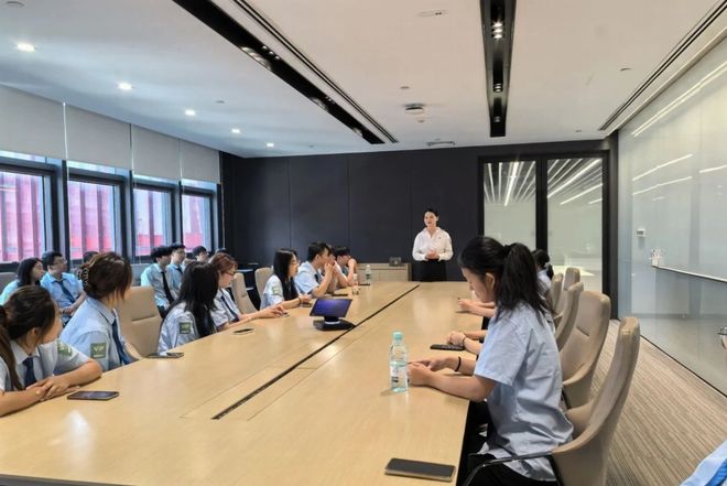 2025下半年就业新风口：北京八维教育集团助力学子抢占黄金赛道(图3)