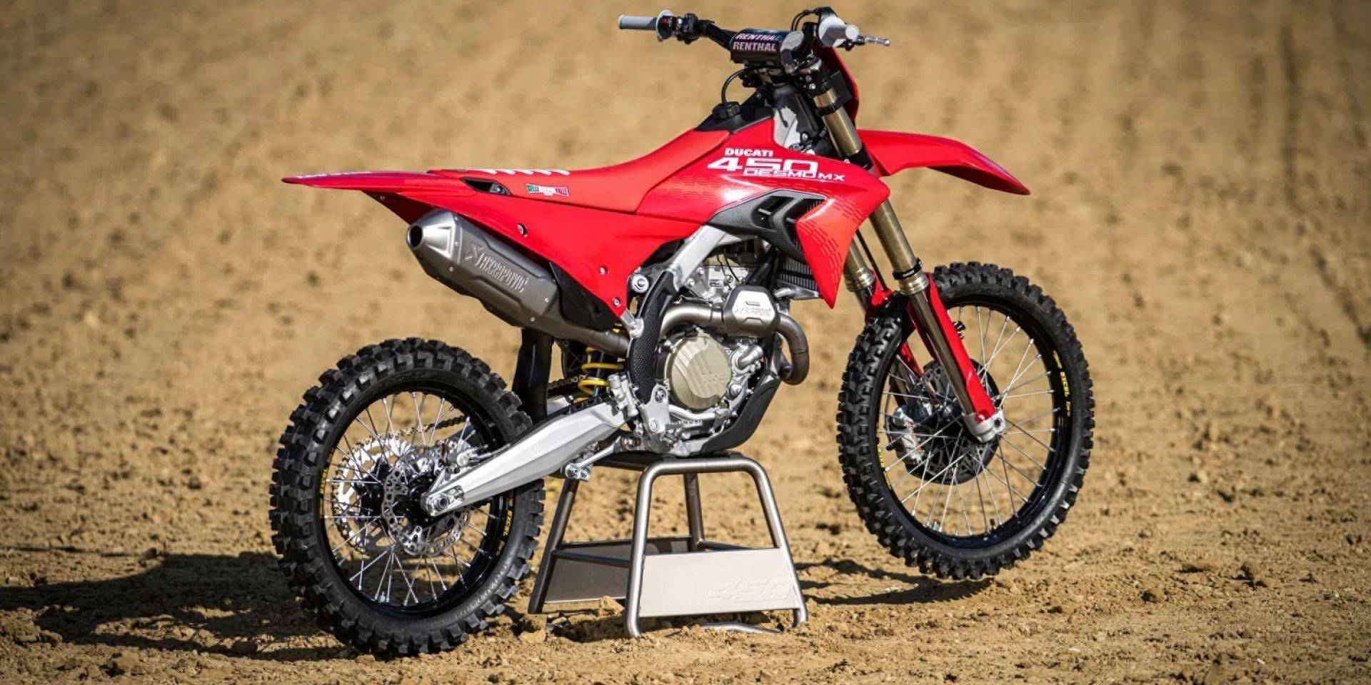 杜卡迪Desmo450 MX：原厂赛车套件一步到位