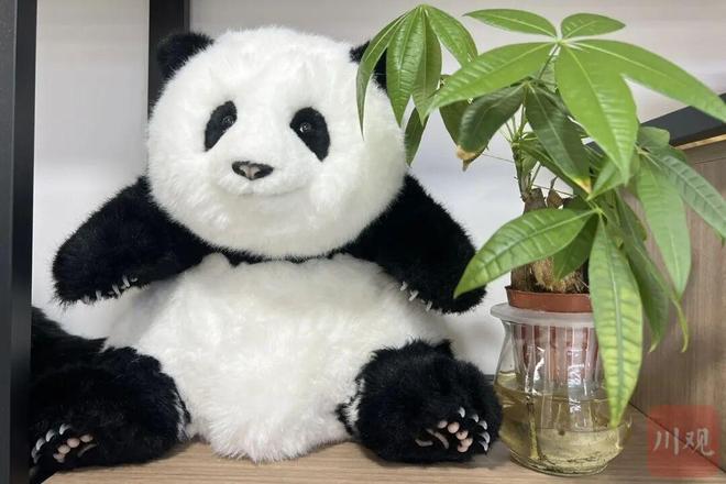 九游官网入口：能摆龙门阵的熊猫来了！千亿级大市场怎么争取(图5)