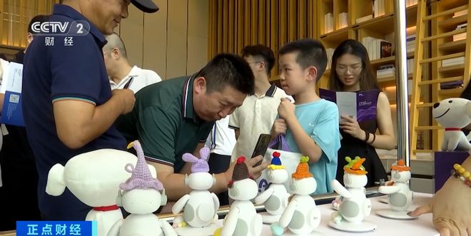 九游官网入口：能摆龙门阵的熊猫来了！千亿级大市场怎么争取(图2)