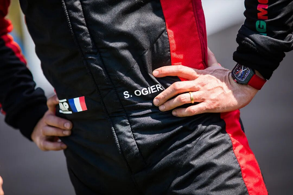 九游app：RM：颜值与轻量的赛道王者(图16)