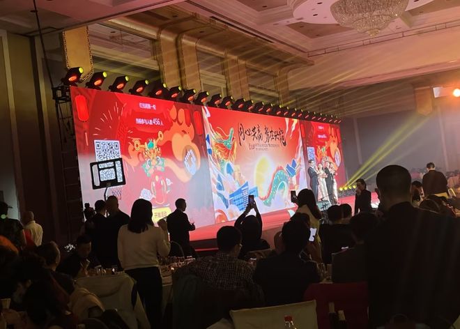 九游app：酒吧小游戏指南：体验不一样的夜场乐趣(图4)