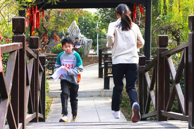 2025年“魅力江苏 最美体育”-“智跑江苏”定向运动俱乐部联赛连云港站开幕(图5)