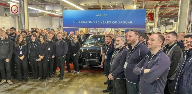 又一车企全面停产燃油车！(图1)