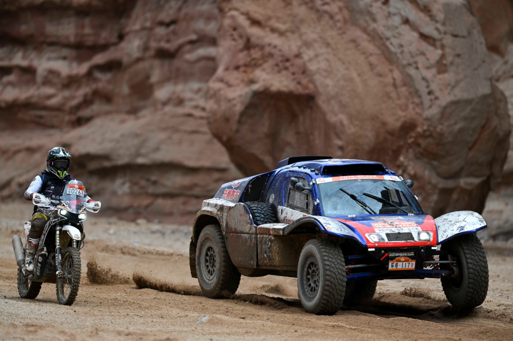 和鑫个人资料 - 和鑫演过的电视剧 - 电影全集战地影院(图1)