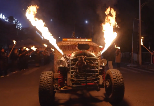 九游官网入口：合法飙车警车开道“村GT”飙成国产速激！(图11)