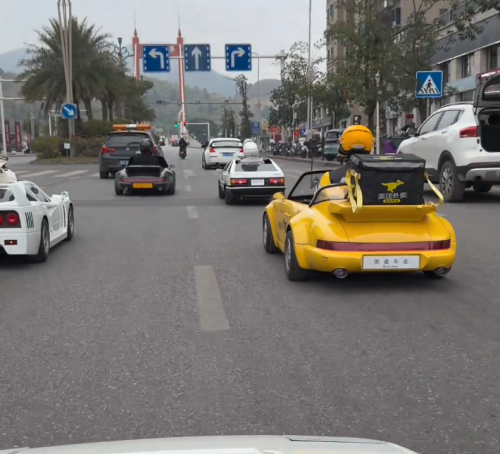 九游官网入口：合法飙车警车开道“村GT”飙成国产速激！(图15)