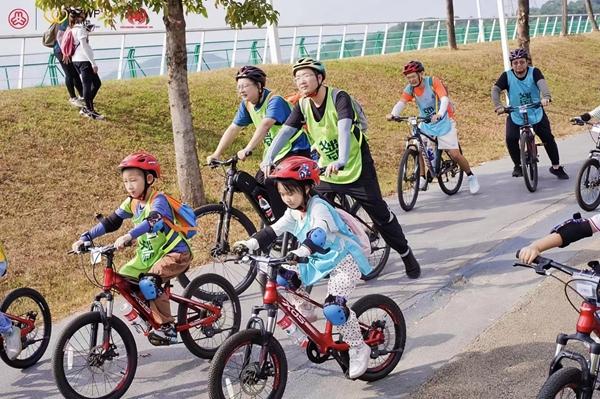 这些深圳爸爸在参加一场“父爱补习班”(图2)