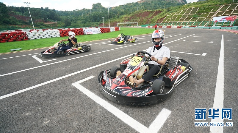 九游app：北京越野BJ40家族推新超硬核赤兔版2798万