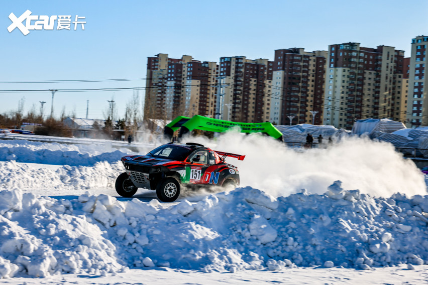 九游app：冰上奏响赛车华尔兹COC呼伦贝尔站两轮预赛激情上演(图4)