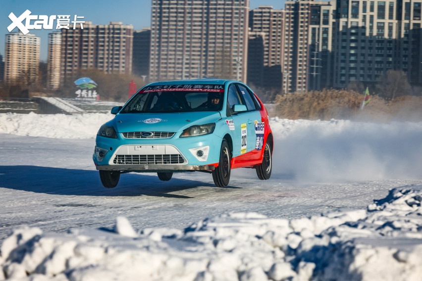 九游app：冰上奏响赛车华尔兹COC呼伦贝尔站两轮预赛激情上演(图9)