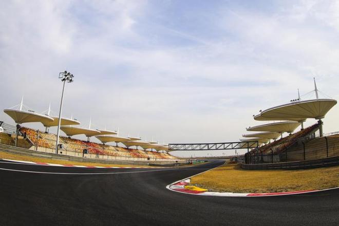 九游app：“F1中国站”硝烟再起赛车飞驰而过的“上”赛道藏着哪些“秘密”？(图4)