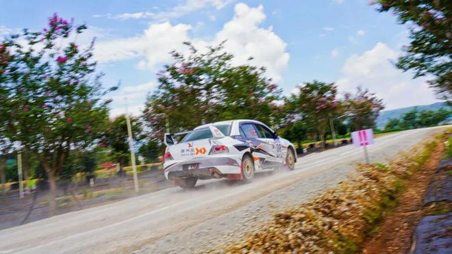 九游体育：云南湖边跑拉力：2026第二届弥勒太平湖汽车拉力赛GOGO！ 酷乐汽车(图11)