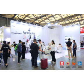 20米高奶龙刀锋空降！“前海疯狂IP城”首场活动登陆前海石公园(图1)