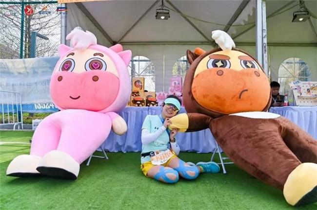 九游体育：穿越城市文脉！2026上海黄浦半程马拉松鸣枪起跑(图4)