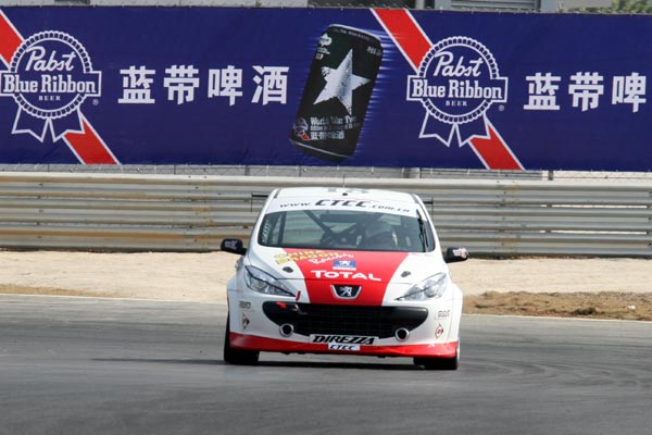 F1中国站变顶流红毯！22万人疯抢门票半个娱乐圈集体“追星”(图1)